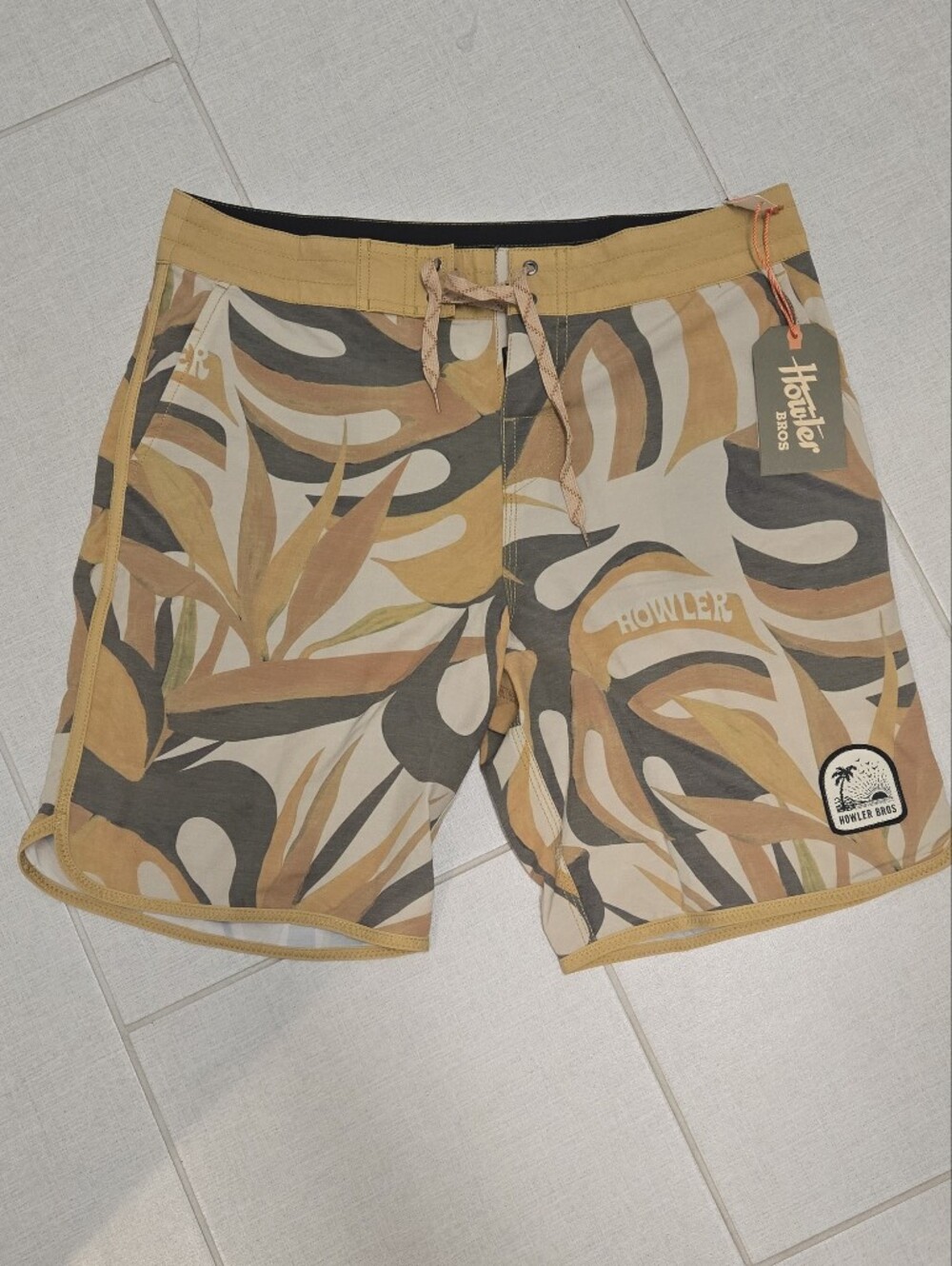 NWT Howler Brothers Bruja Board Shorts Stretch Quick Dry Mens Size 33